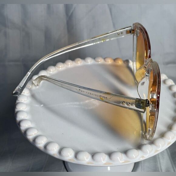 🔥❤️🔥 2 Oversized Retro Pairs of Sunglasses Tinted Lenses Photos Included… - Picture 6 of 12